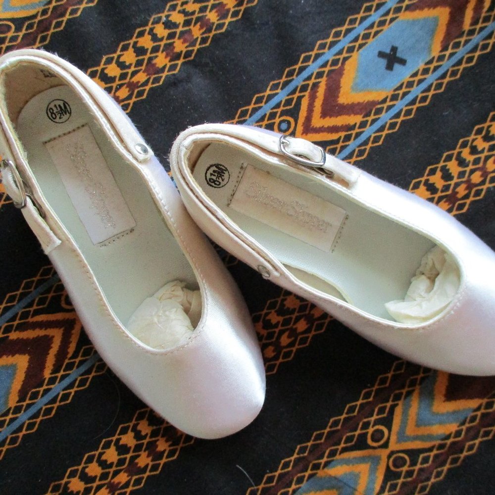 Silver Slipper White Girls Shoes Size 8.5